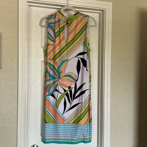 Vintage Lily Print Dress - Picture 3 of 3